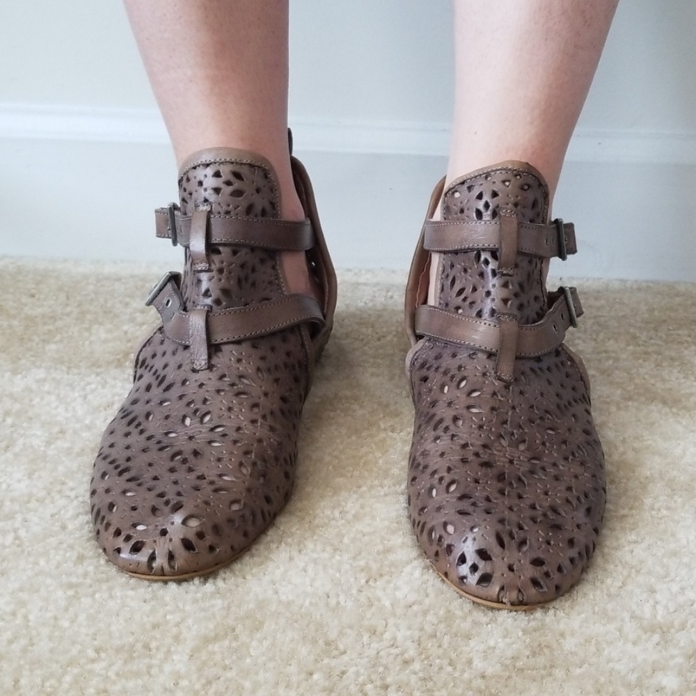 Sixty Seven Leather Cut out booties